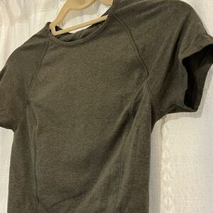 Olive Green WM Short Sleeve Athletic Crop Top